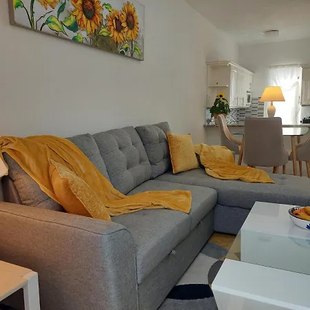 Jacuzzi House Sunflower Hébergement de vacances *