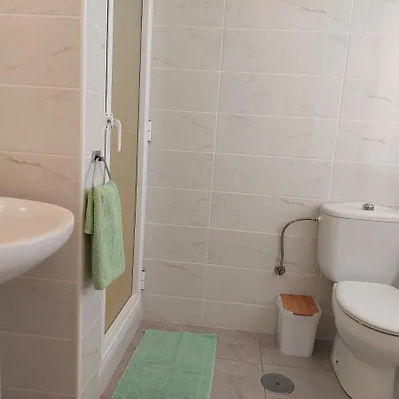 Jacuzzi House Sunflower Semesterbostad *